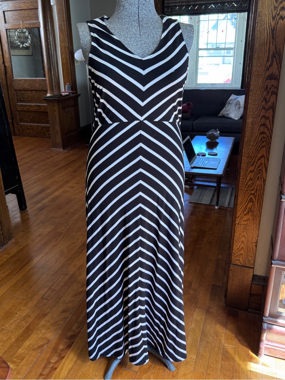 Talbots Stretch Knit Chevron Stripe Black and White Maxi Dress in EUC Sz M